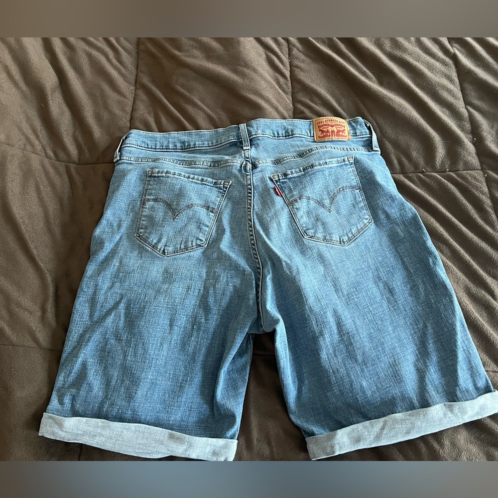 Levi Bermuda Shorts- Size 16W